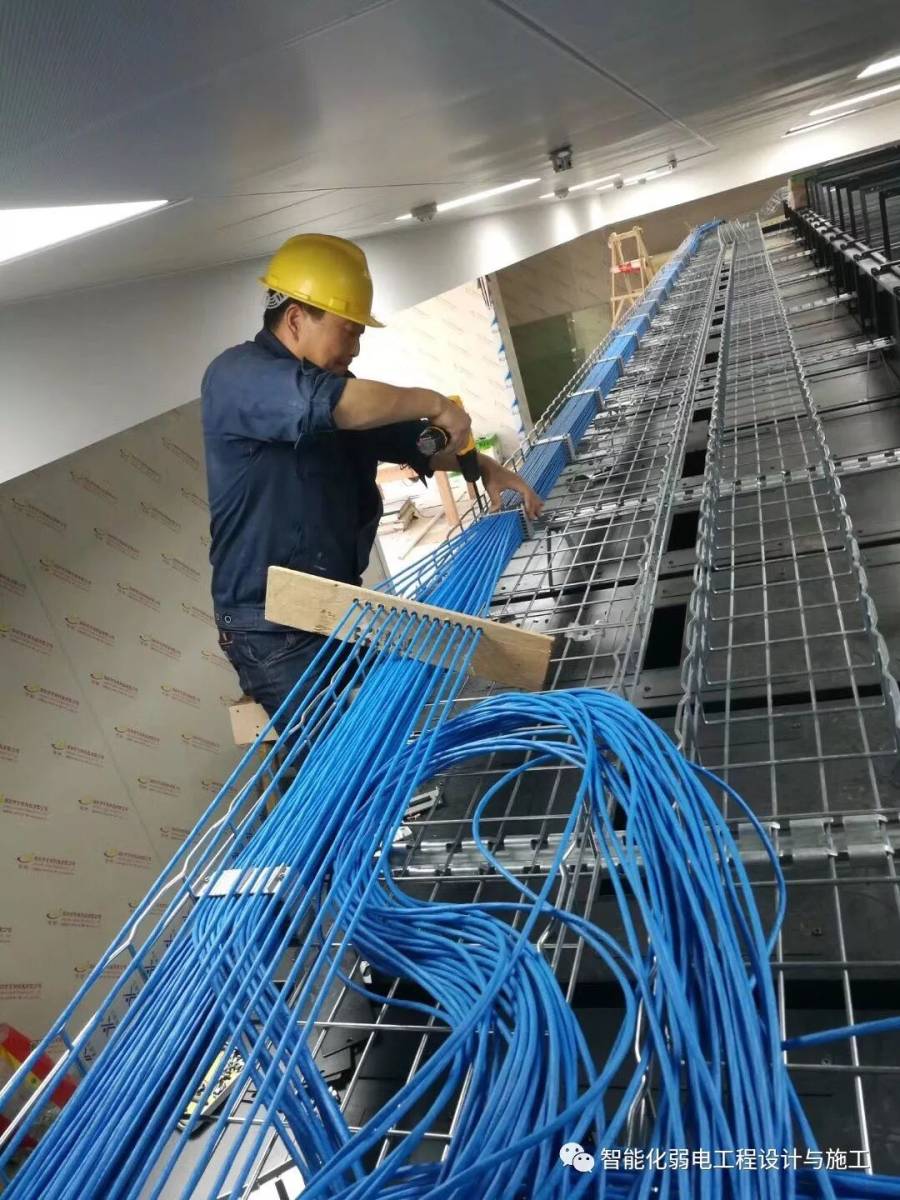 我的父亲是弱电工程师 这些照片告诉你网络工程设计与施工背后的故事